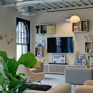 Destiny Student - Broga House Appartement